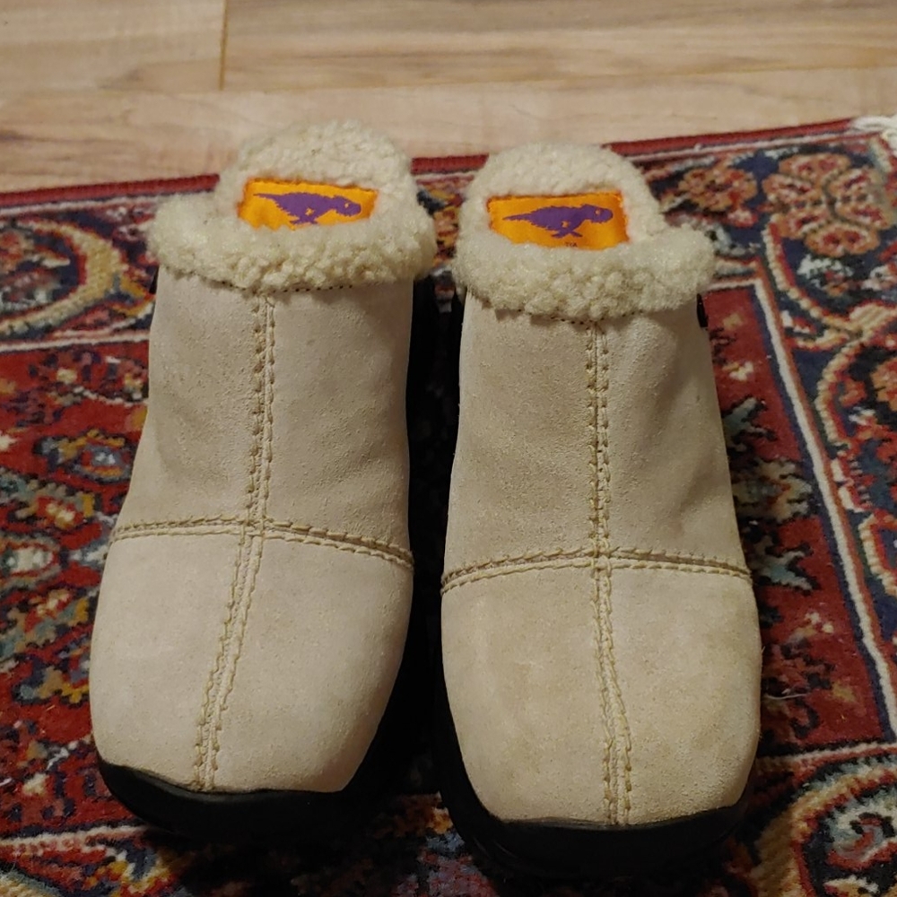 Rocket Dog tan clogs